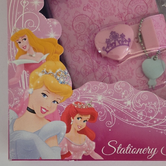 Disney Princess Pink Stationery Set with Lock and Key - Picture 6 of 6